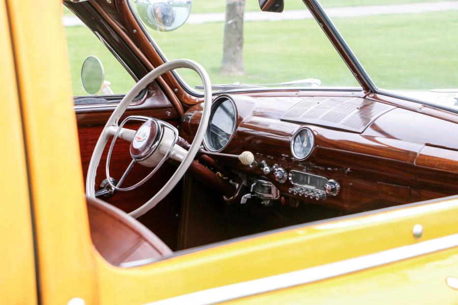 Детали экстерьера Ford Custom DeLuxe Country Squire (0BA-C79) 1950 года  (фото 5 из 36)